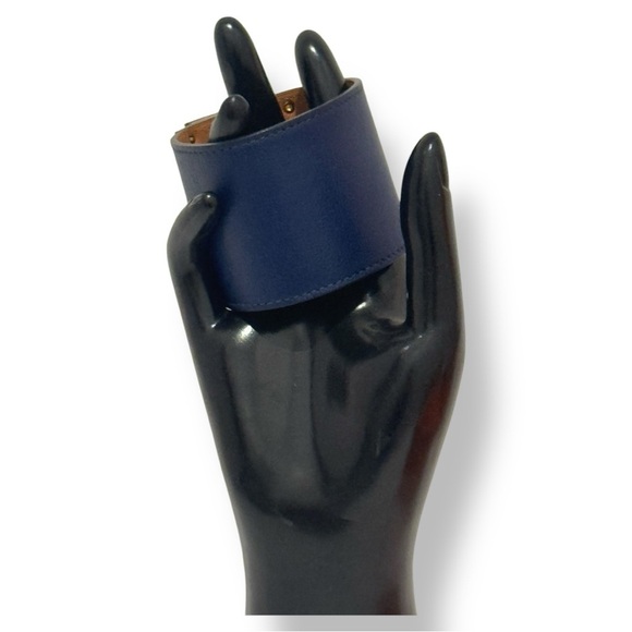 HERMES Kelly Extreme Dog Calfskin Blue R Stamp Gold Plated Wide Cuff Bracelet - Picture 5 of 15